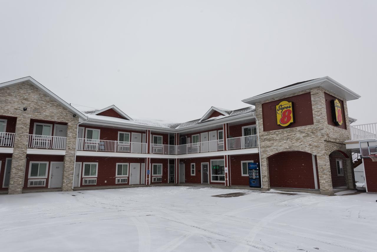 Super 8 By Wyndham Watrous Motel Exterior photo